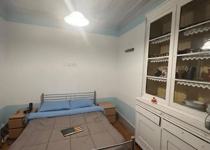 Cozy In The Center *