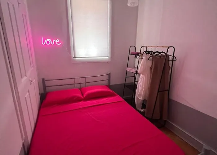 Проживание в семье Cozy In The Center *